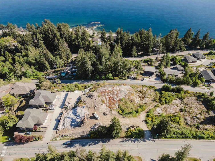 5883 Cowrie Street, Sechelt, BC, V7Z 0K2 - 11