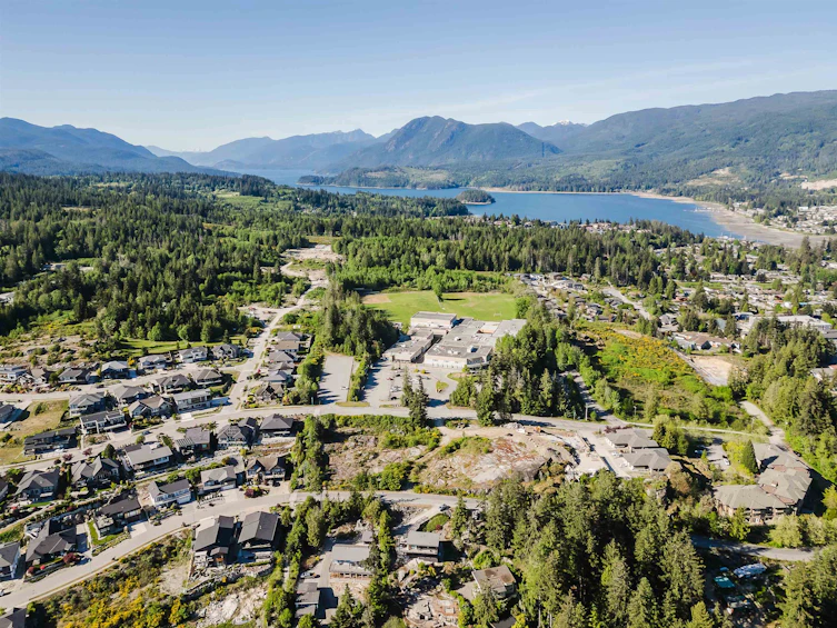 5883 Cowrie Street, Sechelt, BC, V7Z 0K2 - 8