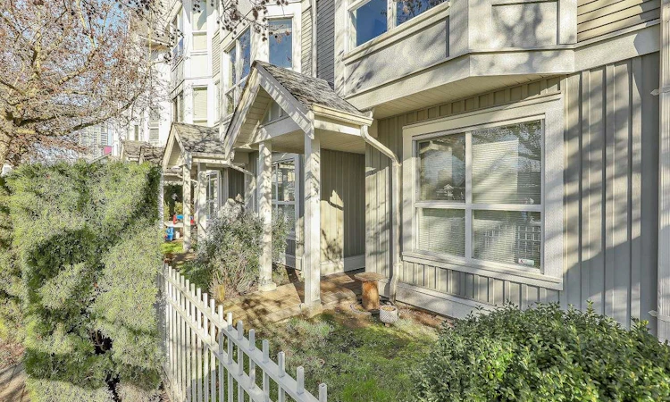 40-7370 Stride Avenue