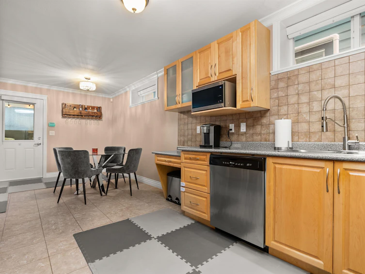 1336 Marguerite Street, Coquitlam, BC, V3E 0E1 - 31
