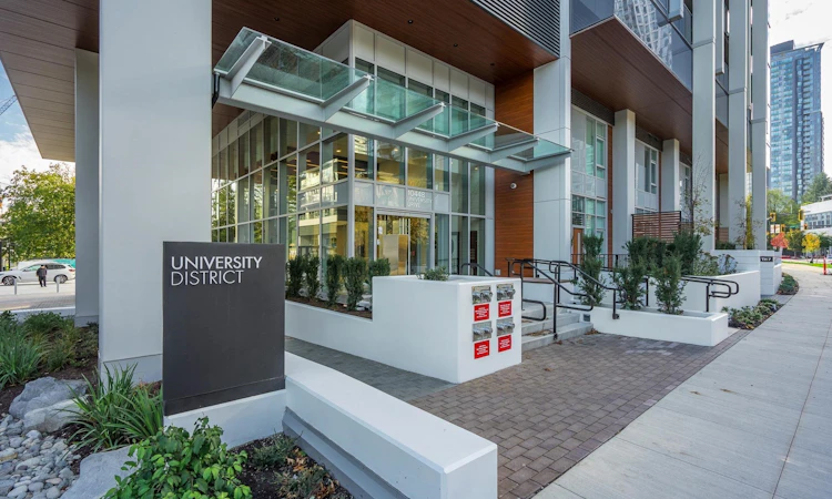 1608-10448 University Drive