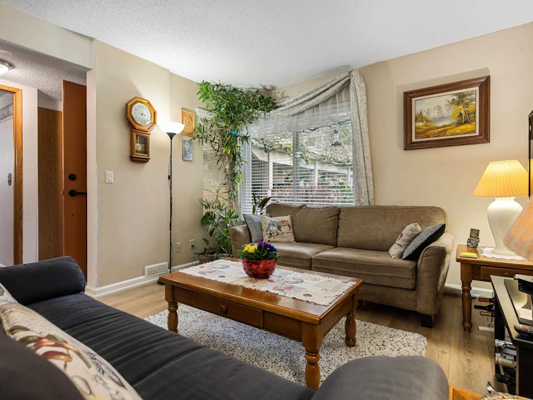 6907 134a Street, Surrey, BC, V3W 8G6 - 8