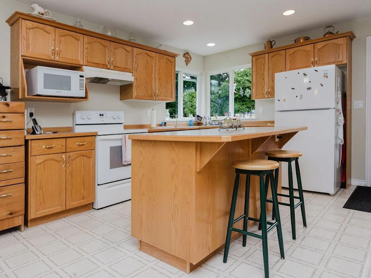 5809 Anchor Road, Sechelt, BC, V7Z 0N3 - 5