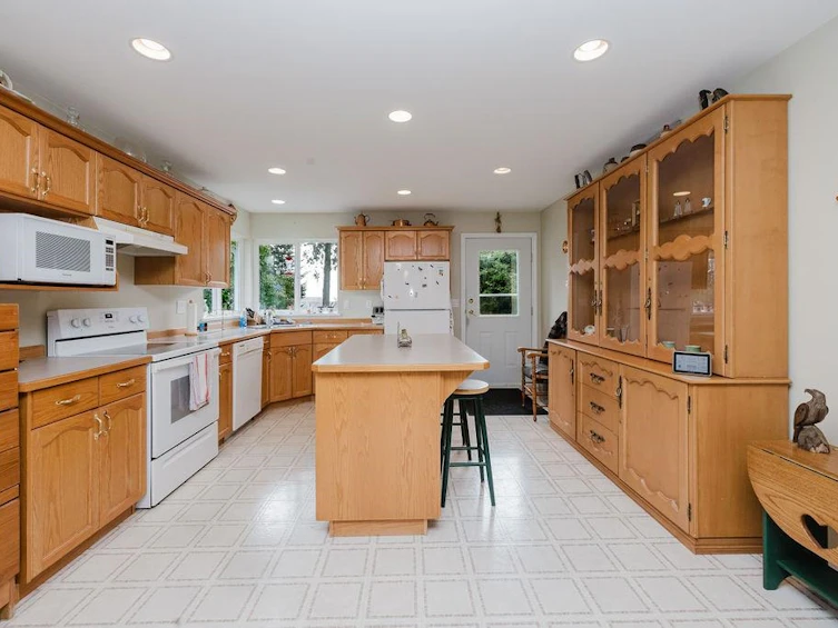 5809 Anchor Road, Sechelt, BC, V7Z 0N3 - 4