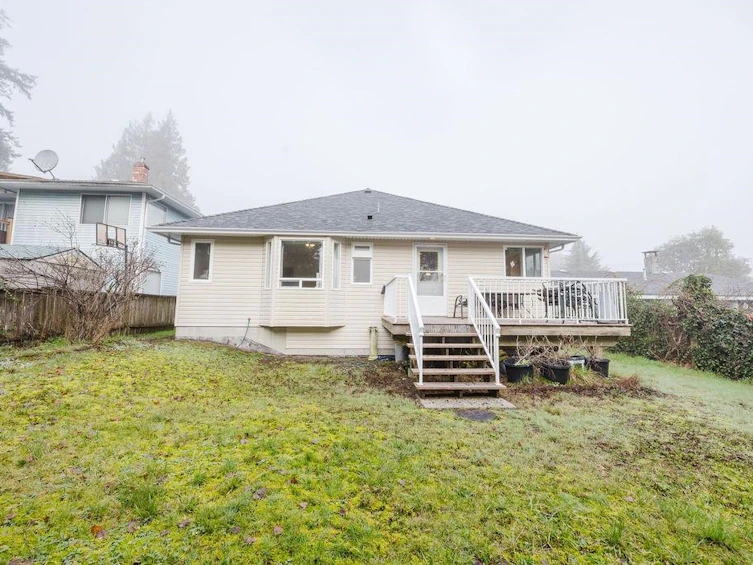5809 Anchor Road, Sechelt, BC, V7Z 0N3 - 2