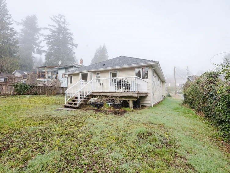 5809 Anchor Road, Sechelt, BC, V7Z 0N3 - 32