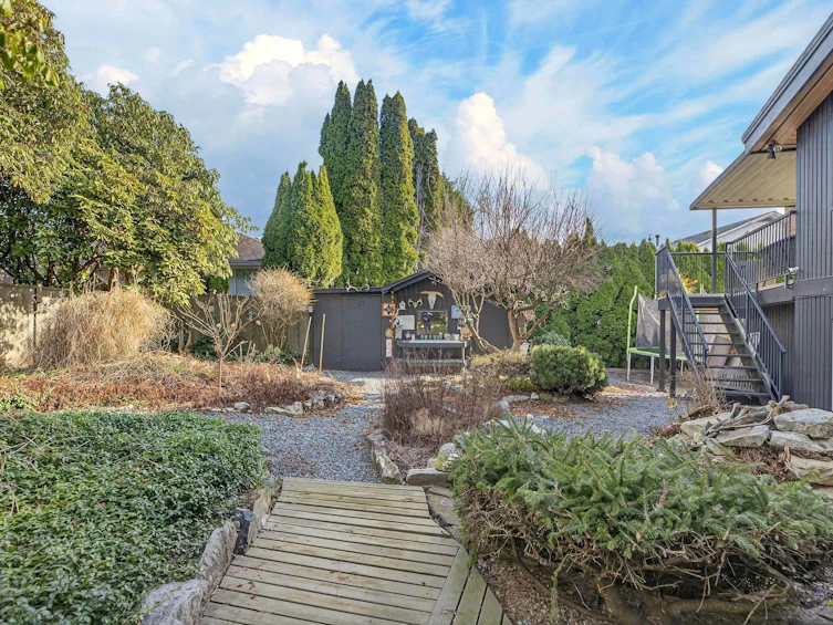 33777 4 Avenue, Mission, BC, V2V 1T5 - 35