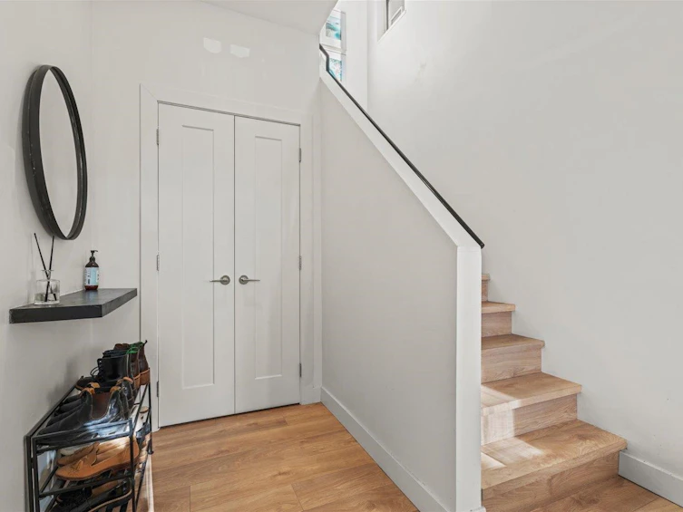 143 W 13th Avenue, Vancouver, BC, V5Y 1V8 - 3