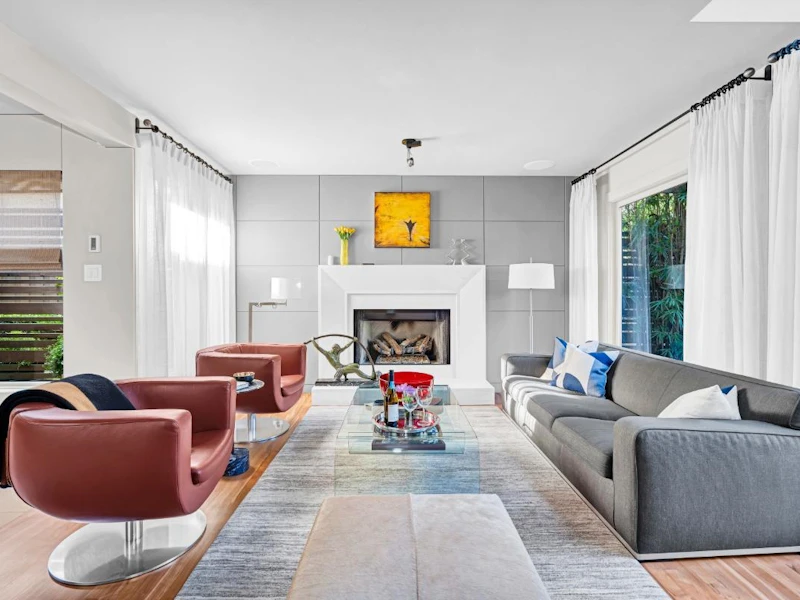 3450 W 8th Avenue, Vancouver BC V6R 1Y5