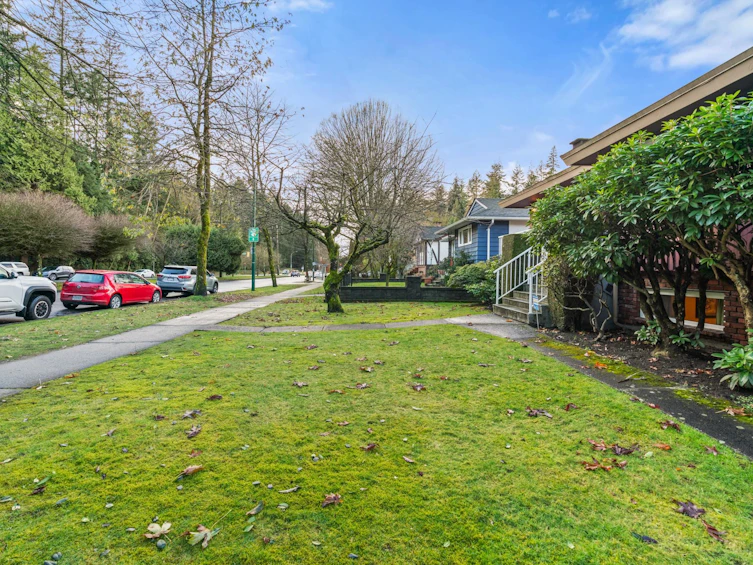 4651 W 16th Avenue, Vancouver, BC, V6R 3E9 - 24