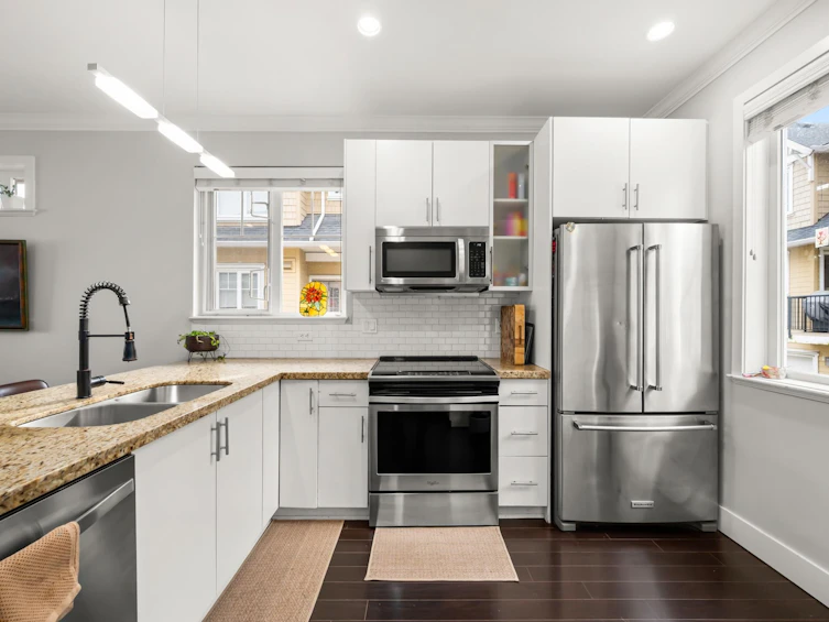 1407 E 28th Avenue, Vancouver, BC, V5N 2X3 - 5