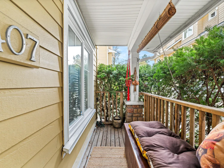 1407 E 28th Avenue, Vancouver, BC, V5N 2X3 - 2