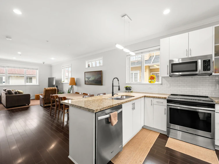 1407 E 28th Avenue, Vancouver, BC, V5N 2X3 - 3