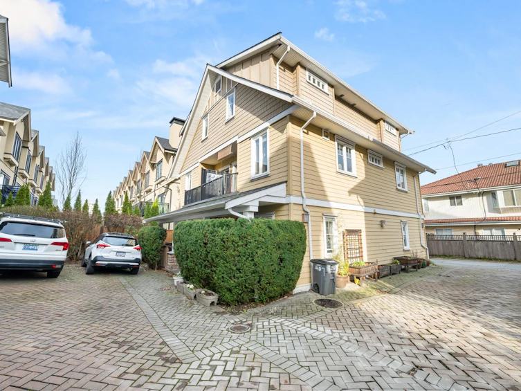 1407 E 28th Avenue, Vancouver, BC, V5N 2X3 - 29