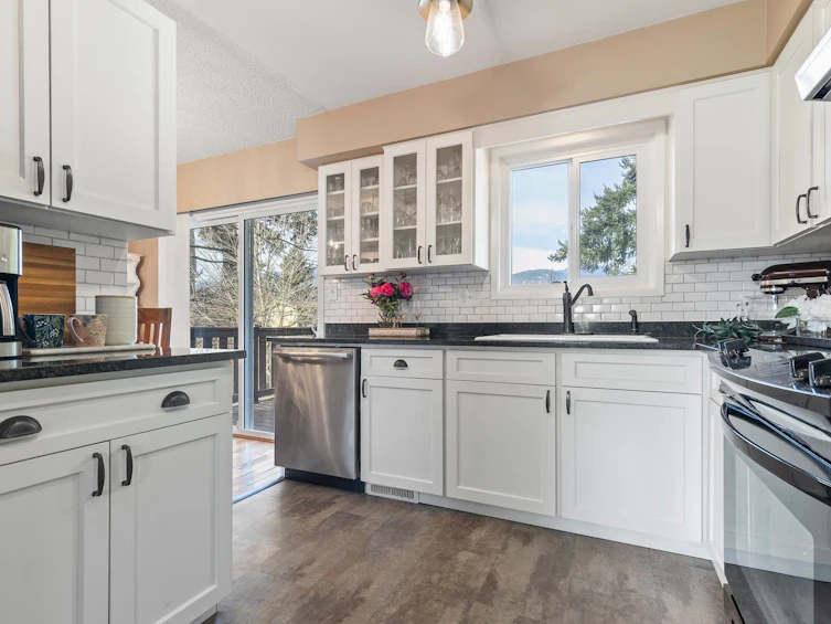 10101 Fairbanks Crescent, Chilliwack, BC, V2P 5M4 - 11