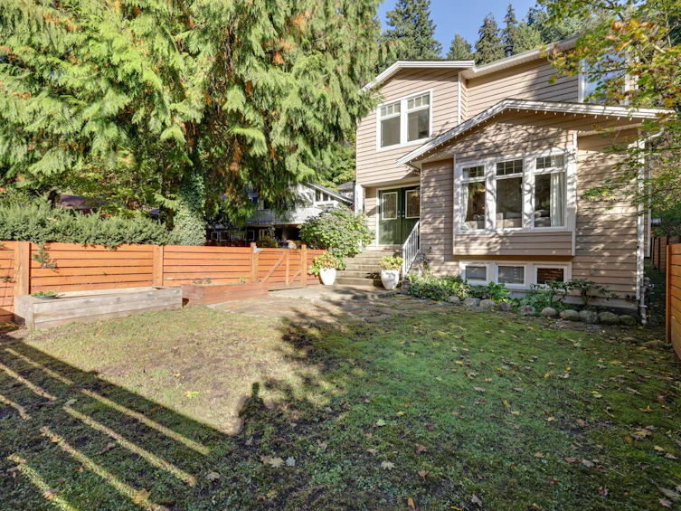 1400 Riverside Drive, North Vancouver, BC, V7H 1V5