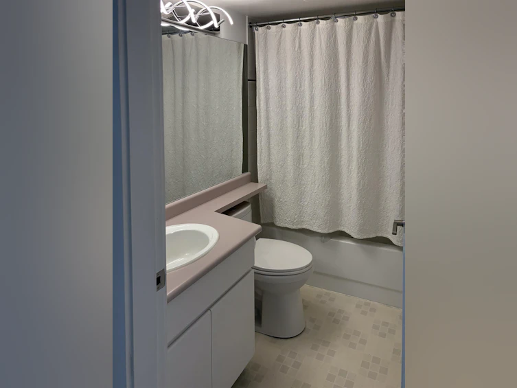 216-3250 W Broadway, Vancouver, BC, V6K 2H4 - 24