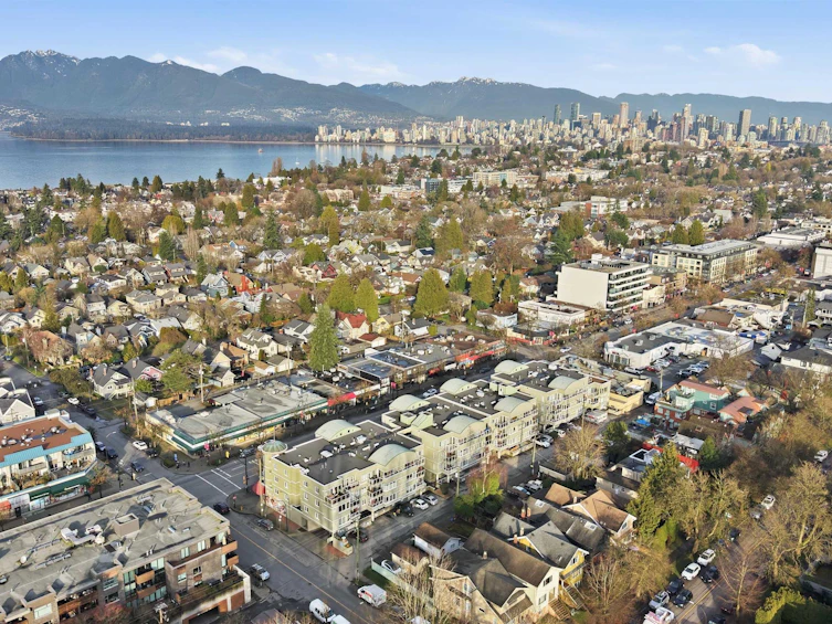 216-3250 W Broadway, Vancouver, BC, V6K 2H4 - 3