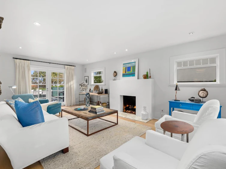 3881 W 14th Avenue, Vancouver, BC, V6R 2X1 - 3