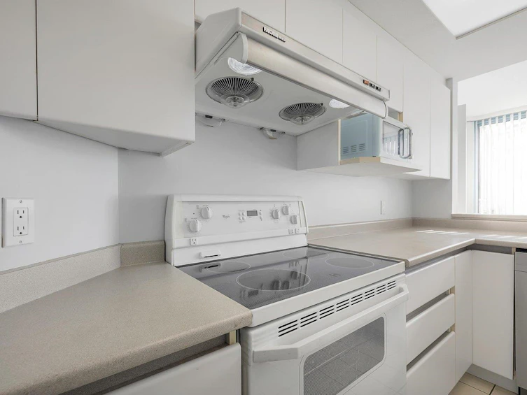 1301-13383 108 Avenue, Surrey, BC, V3T 5T6 - 6