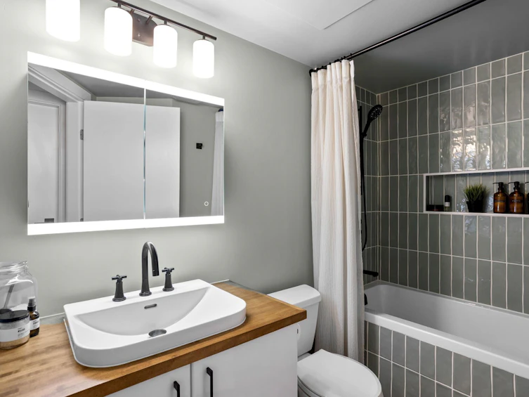 TH2-168 E Esplanade Avenue, North Vancouver, BC, V7L 4X8 - 21