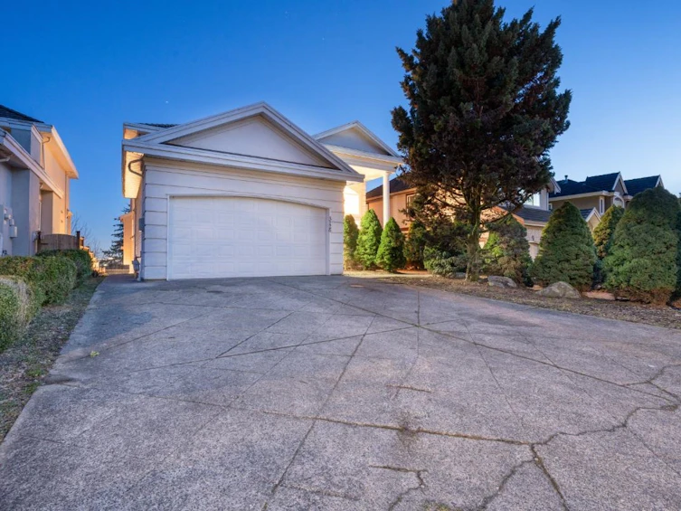 3126 Silverthrone Drive, Coquitlam, BC, V3E 3B1 - 32