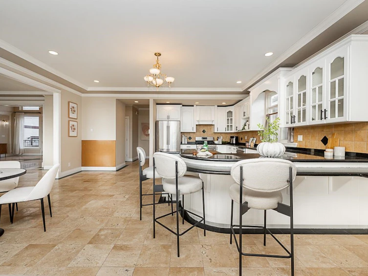 3126 Silverthrone Drive, Coquitlam, BC, V3E 3B1 - 8