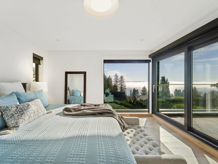 2678 Mathers Avenue, West Vancouver, BC, V7V 2J4 - 21