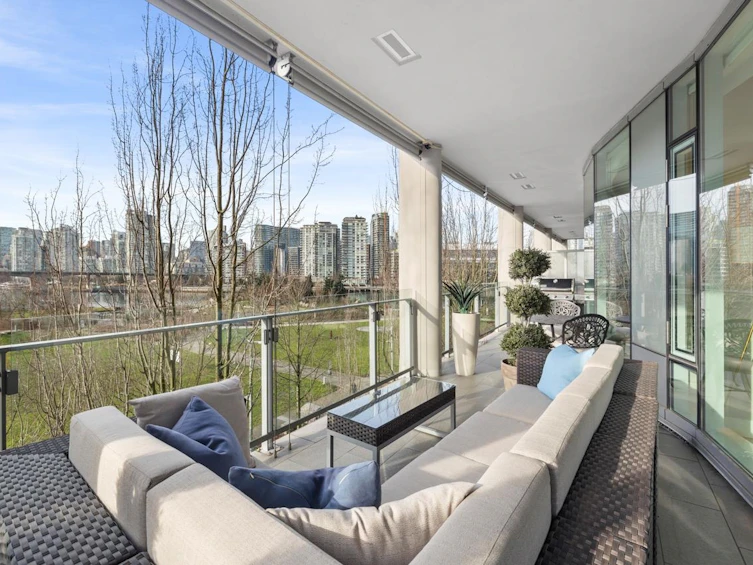 406-1616 Columbia Street, Vancouver, BC, V5Y 0B7 - 2