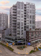 609 7468 Lansdowne Road