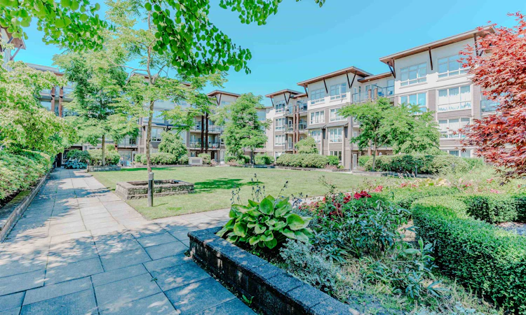 416-15988 26 Avenue
