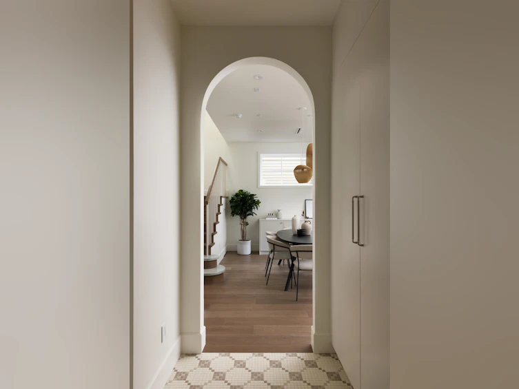 2-15 W 20th Avenue, Vancouver, BC, V5Y 2C2 - 4