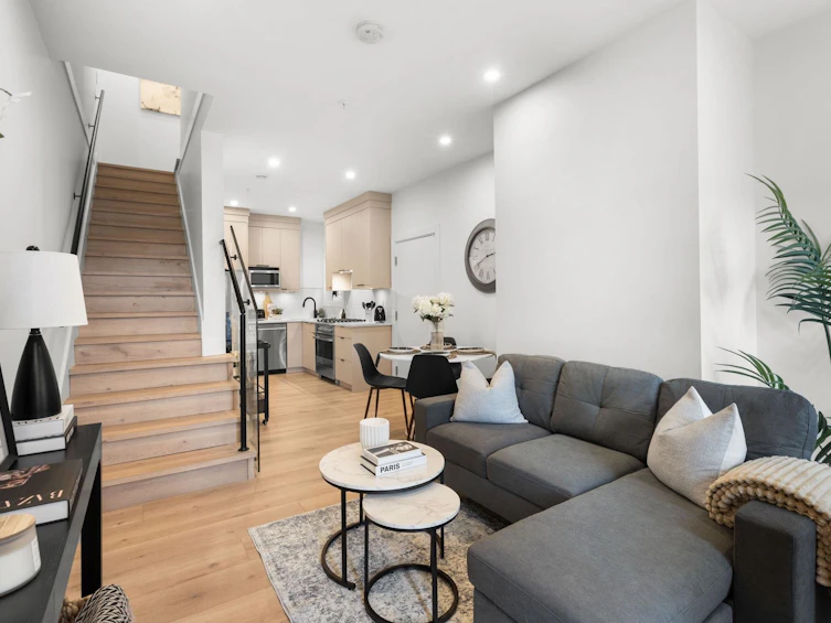 2632 Ward Street, Vancouver, BC, V5R 4S6 - 3