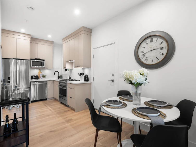 2632 Ward Street, Vancouver, BC, V5R 4S6 - 5