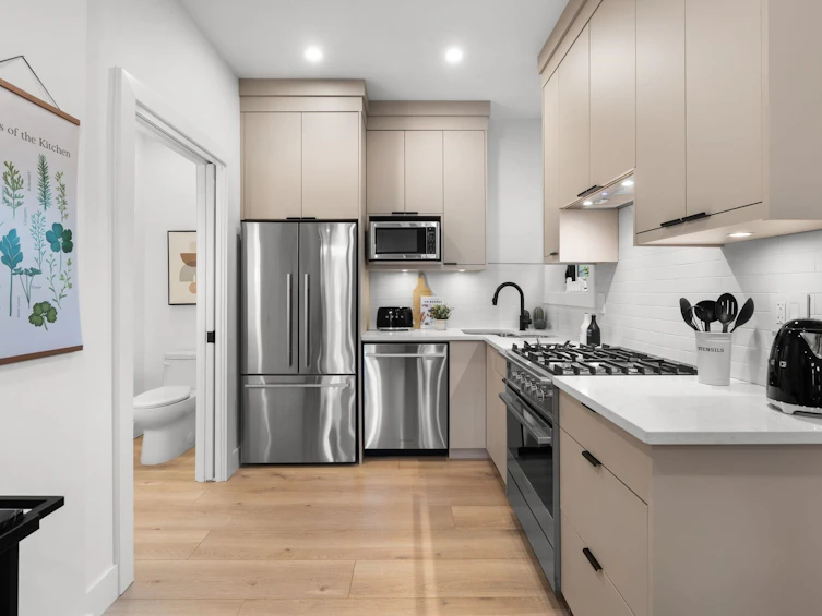 2632 Ward Street, Vancouver, BC, V5R 4S6 - 7