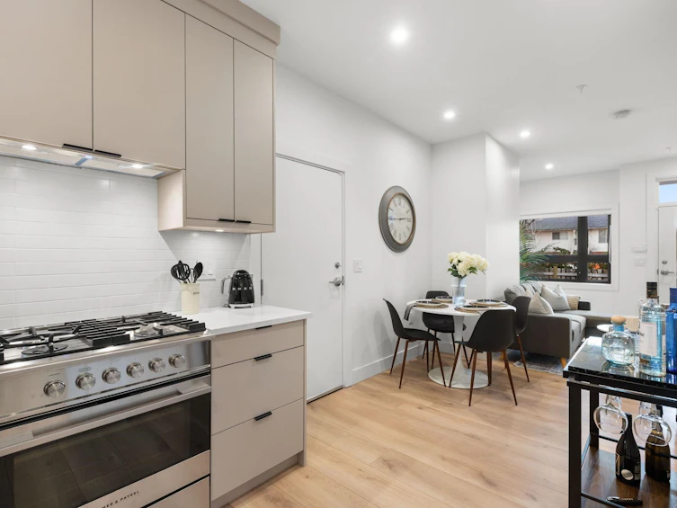 2632 Ward Street, Vancouver, BC, V5R 4S6 - 11