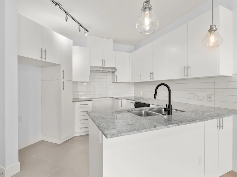 412-15956 86a Avenue, Surrey, BC, V4N 6N8 - 9