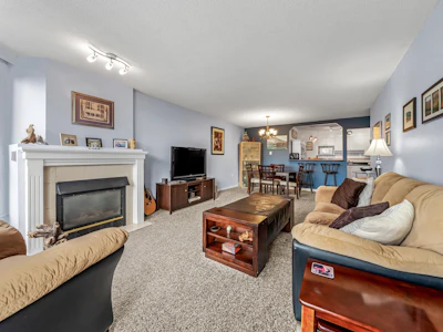 502-1235 Quayside Drive - 5