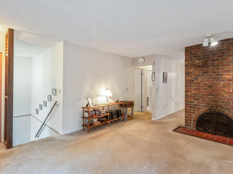 4390 Hoskins Road, North Vancouver, BC, V7K 2P8 - 4