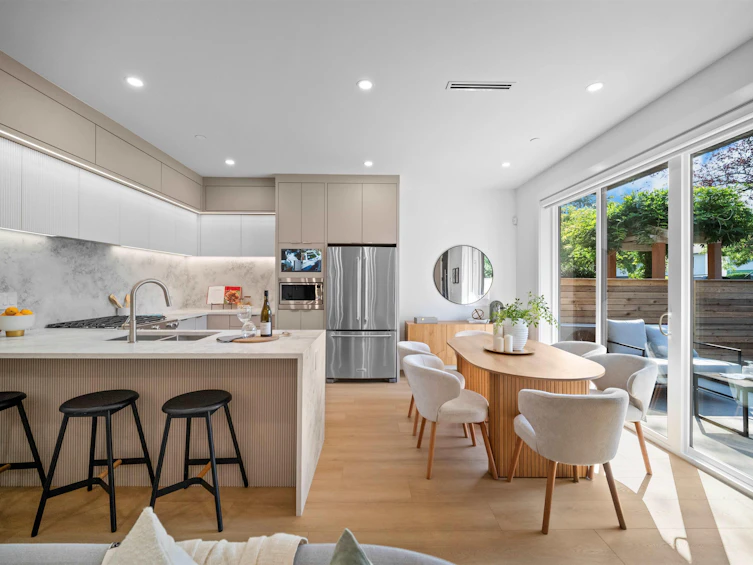 1-3563 E 25th Avenue, Vancouver, BC, V5R 1K3 - 2