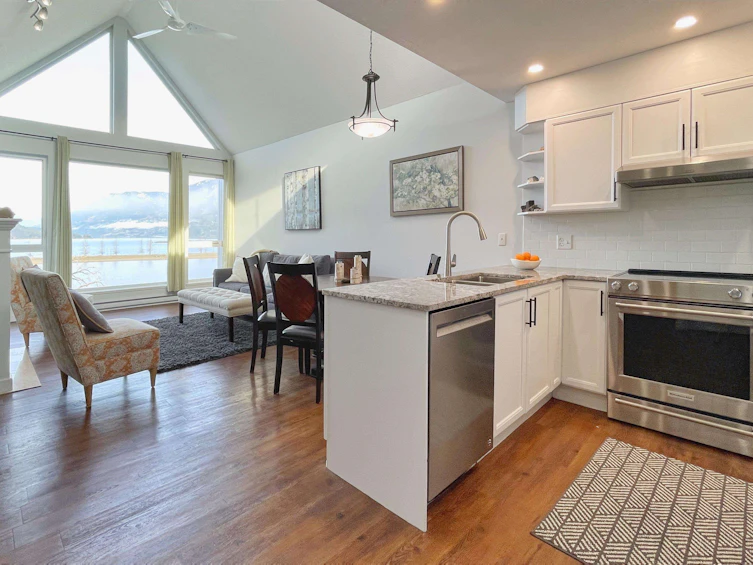 406-378 Esplanade Avenue, Harrison Hot Springs, BC, V0M 1K0 - 2