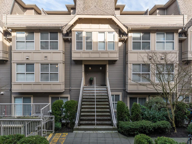 208 - 2110 Rowland Street, Port Coquitlam BC V3C 0C2