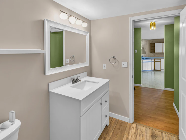 204-45660 Knight Road, Chilliwack, BC, V2R 2X4 - 5