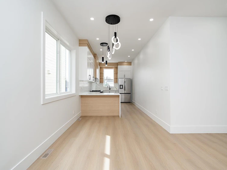 2033 168 Street, Surrey, BC, V3Z 1H1 - 9