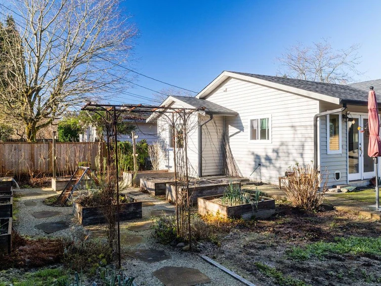 1315 W 15th Street, North Vancouver, BC, V7P 1N1 - 23