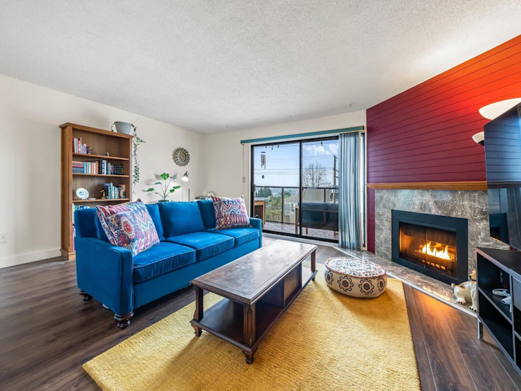 307-315 Tenth Street, New Westminster, BC, V3M 3Y2 - 2