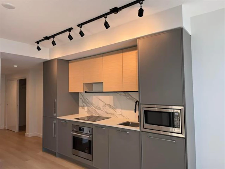 1612-13725 George Junction, Surrey, BC, V3T 0R1 - 2