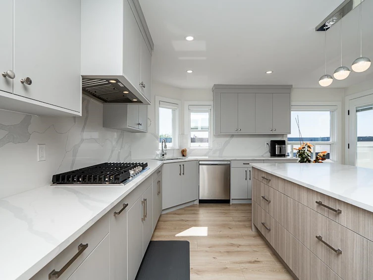 15452 Victoria Avenue, Surrey, BC, V4B 1H3 - 15