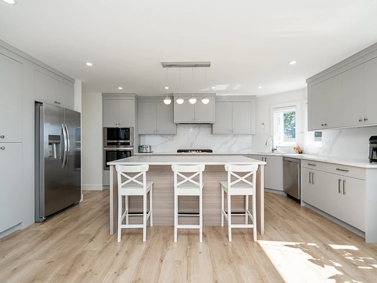 15452 Victoria Avenue, Surrey, BC, V4B 1H3 - 12