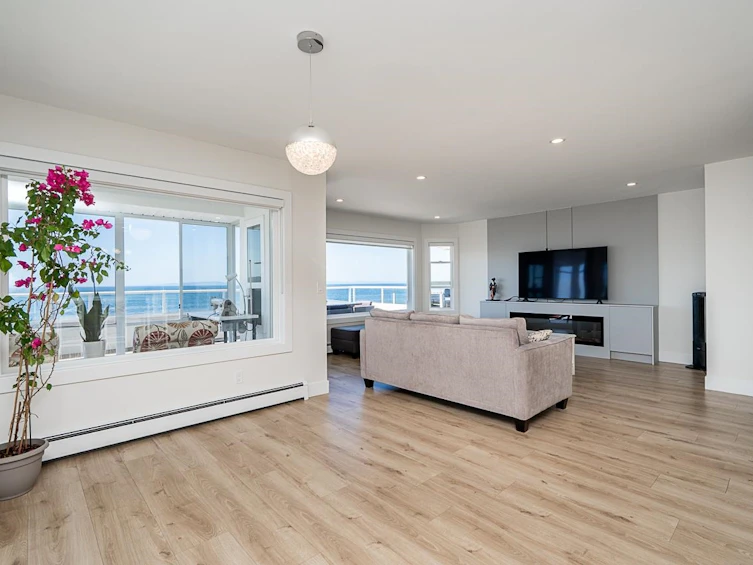 15452 Victoria Avenue, Surrey, BC, V4B 1H3 - 11